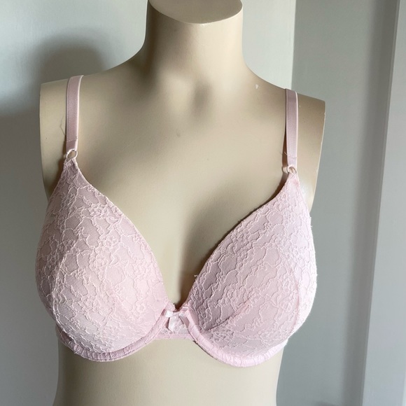 36 DD B. Pink lace VS bra - Picture 2 of 3